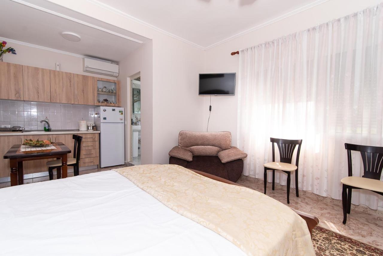 Erla'S Apartment تيرانا المظهر الخارجي الصورة